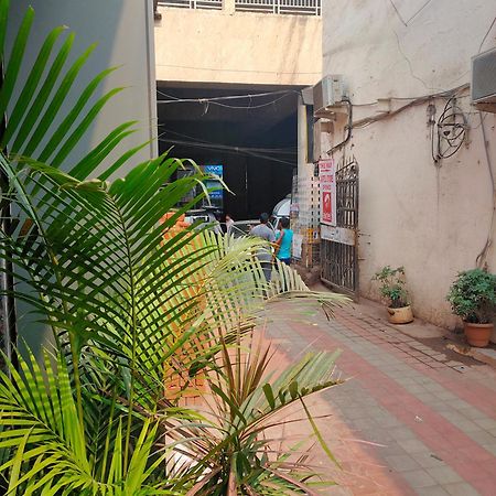 Aster Hotel Near Mumbai Airport Экстерьер фото