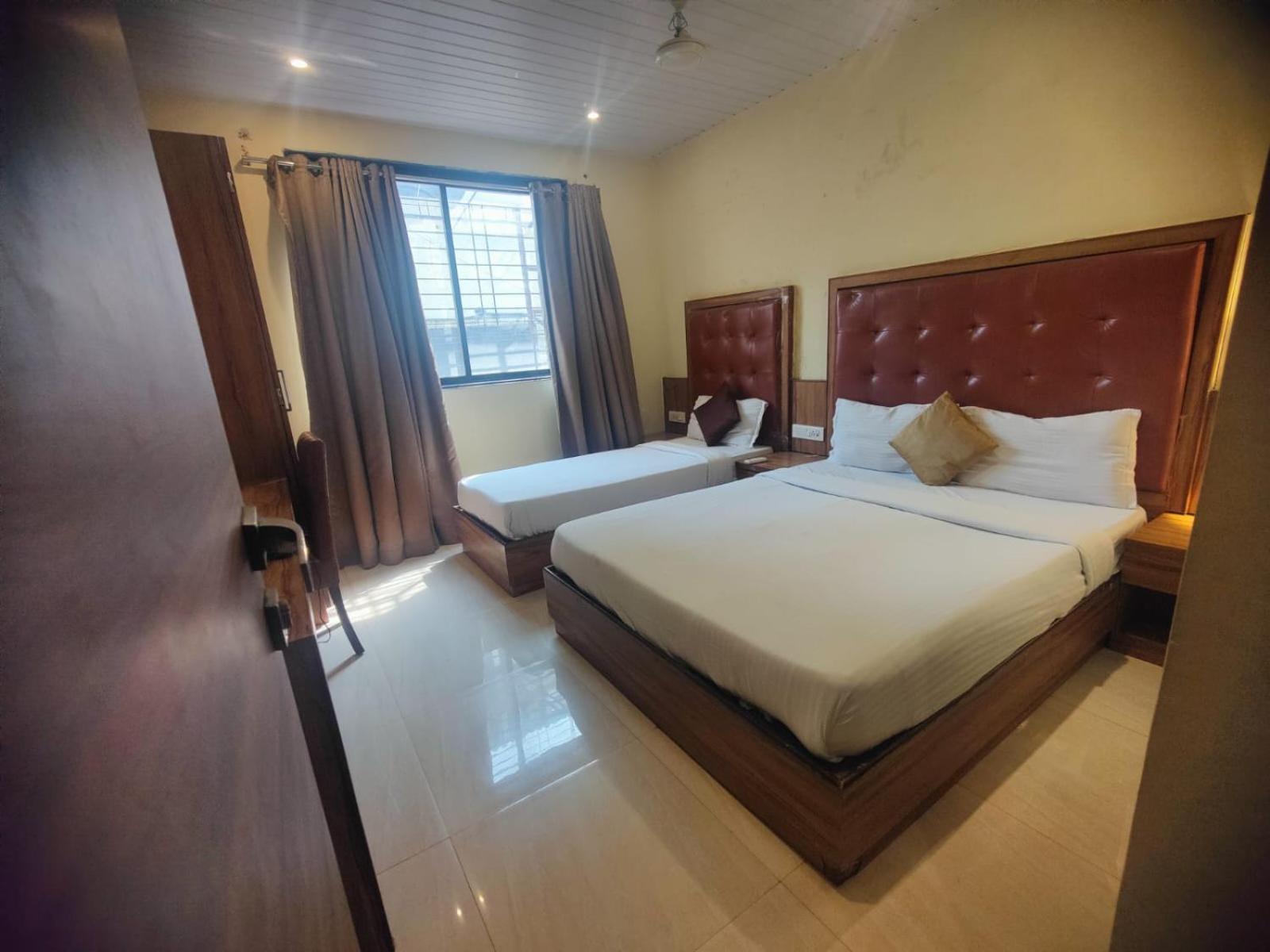 Aster Hotel Near Mumbai Airport Экстерьер фото