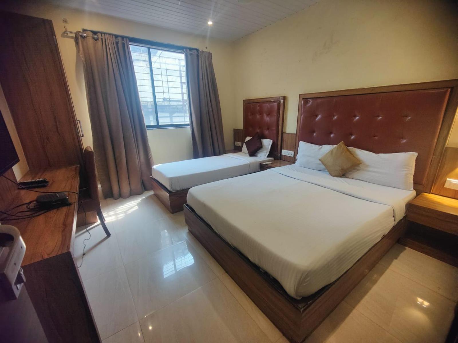 Aster Hotel Near Mumbai Airport Экстерьер фото